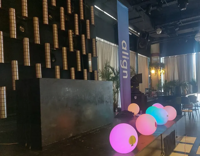 השכרת כדורי לד מוארים