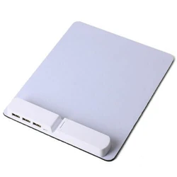 משטח לעכבר עם מפצל USB