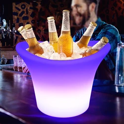 שמפינירה בתאורת לד