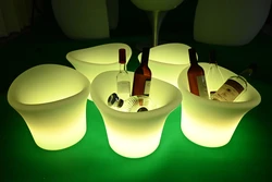 שמפינירה בתאורת לד