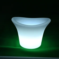 שמפינירה בתאורת לד