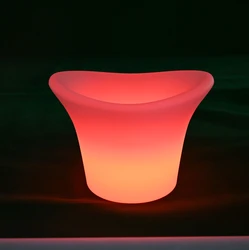 שמפינירה בתאורת לד