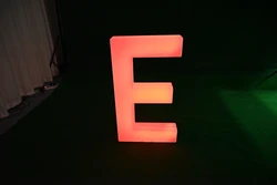 MARRY ME אותיות לד מוארות להצעת נישואין