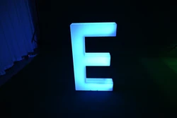 MARRY ME אותיות לד מוארות להצעת נישואין