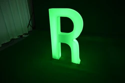 אות R - מוארת בתאורת לד MARRY ME