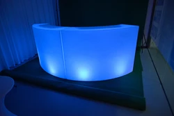 דלפק בר בתאורת לד לאורעים