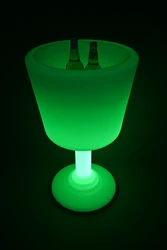 שמפינירה גביע בתאורת לד