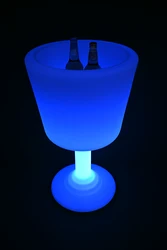 שמפינירה גביע בתאורת לד