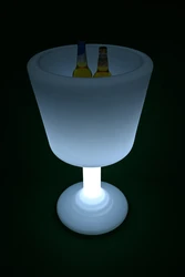 שמפינירה גביע בתאורת לד