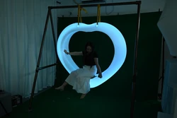 נדנדה לב בתאורת ללד