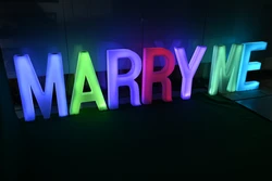 MARRY ME אותיות לד מוארות התינשאי לי להצעת נישואין