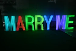 MARRY ME אותיות לד מוארות התינשאי לי להצעת נישואין