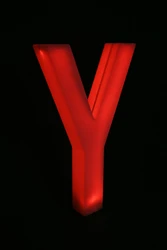 אות Y - מוארת בתאורת לד MARRY ME