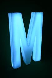 אות M- מוארת בתאורת לד MARRY ME