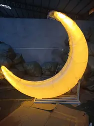 פינת ישיבה בצורת ירח  בתאורת לד