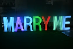 MARRY ME אותיות לד מוארות התינשאי לי להצעת נישואין